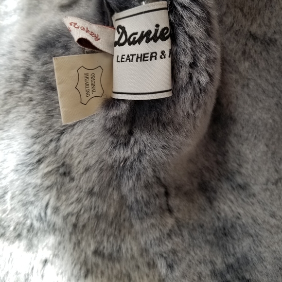 Sheepskin Shearling And Fox Fur Coat - Picture 7 of 10